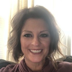 Meet your Posher, Cassandra